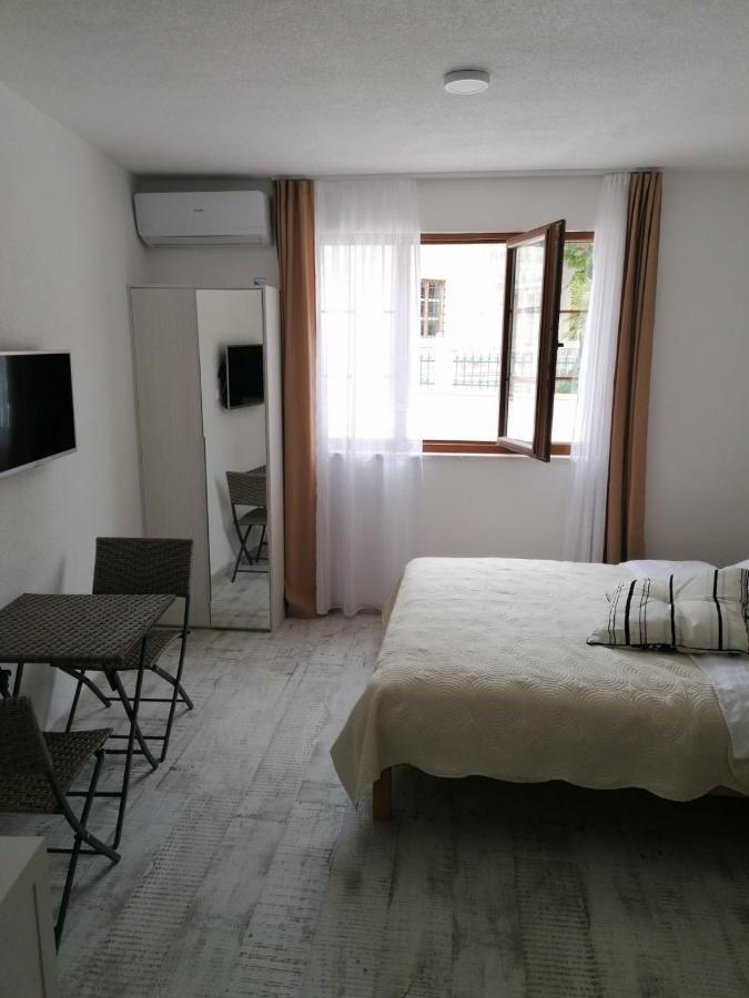 Vila Mira 特雷比涅 外观 照片